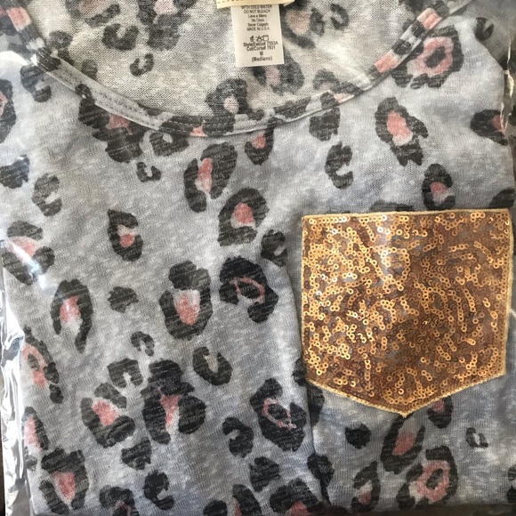 Last!Animal Print Sequin Pocket Top - Picture 5 of 5